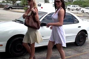 娜美玉足榨精footjob